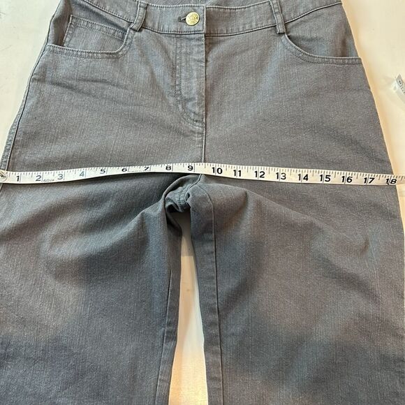 St.John gray, five package jeans, straight leg size 2 - Picture 9 of 11